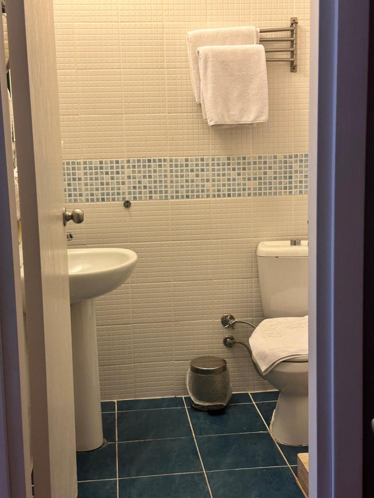 Double Room,1556332789:JPEG