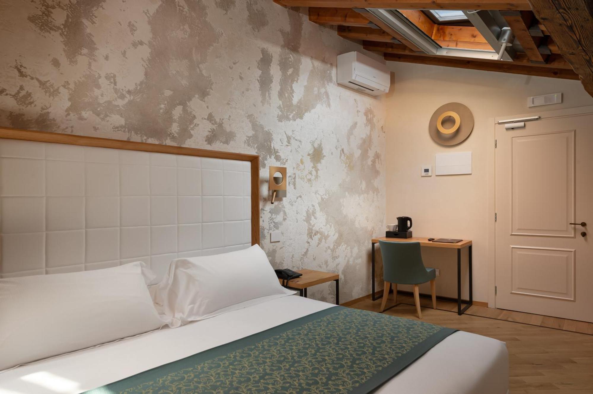Superior Triple Room,1406705711:JPEG