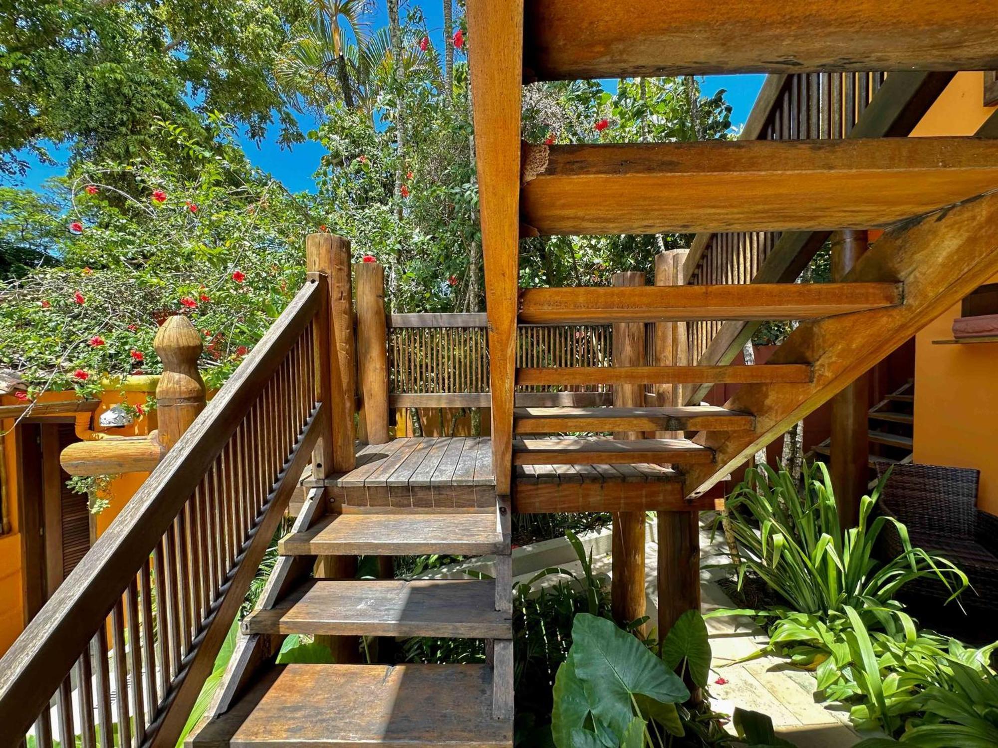 Family Room,1563310189:JPEG