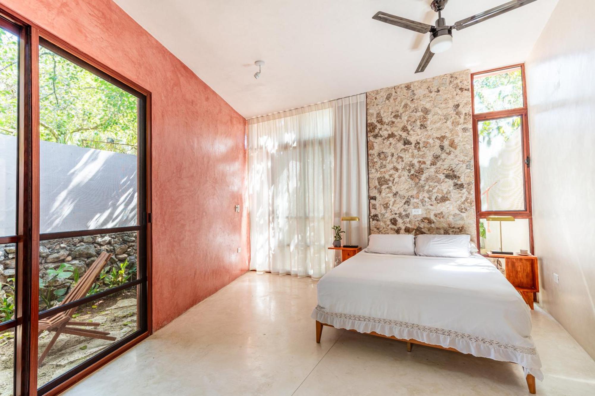 Deluxe Double Room with Balcony,1566332821:JPEG