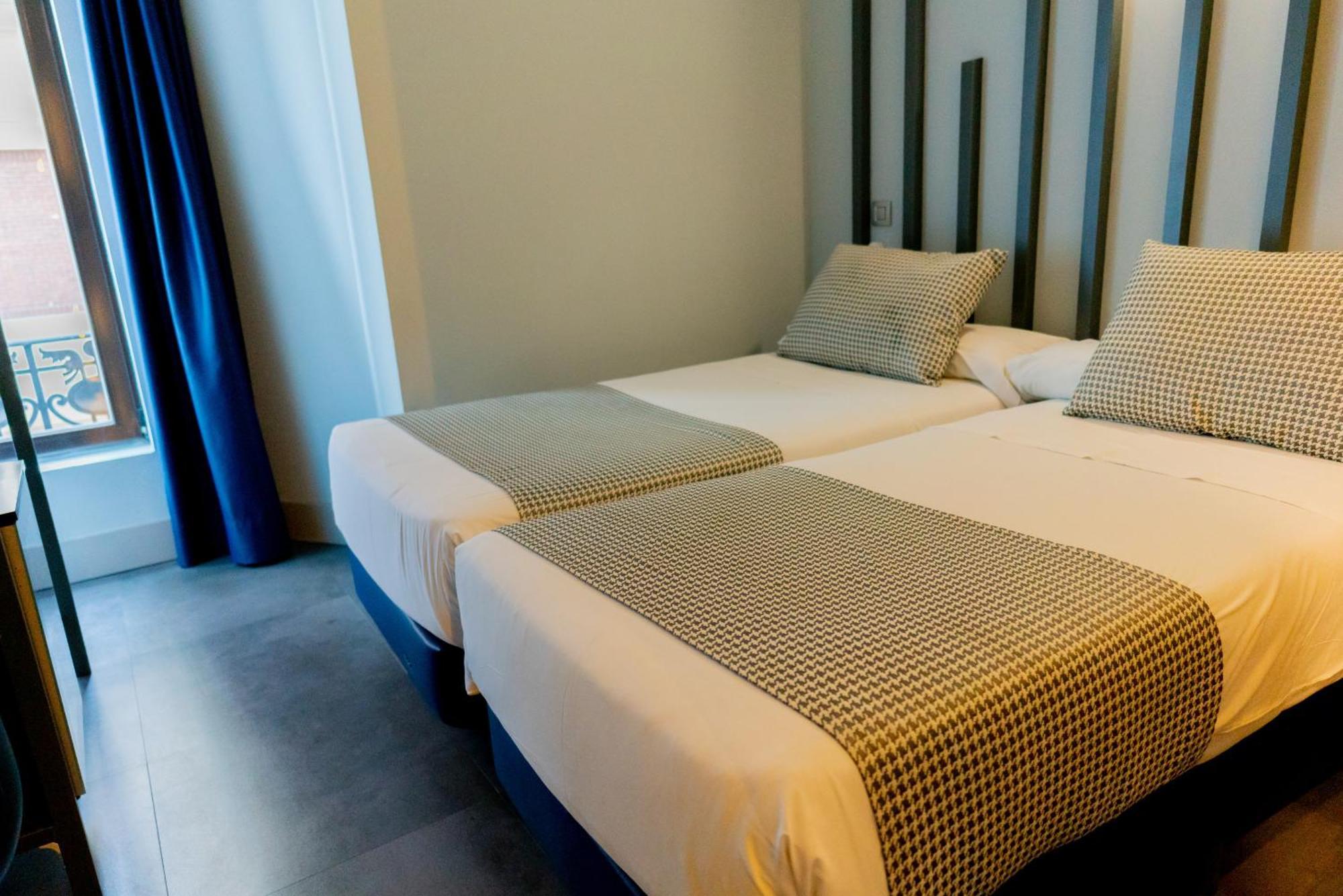 Quarto Twin com Casa de Banho Privativa