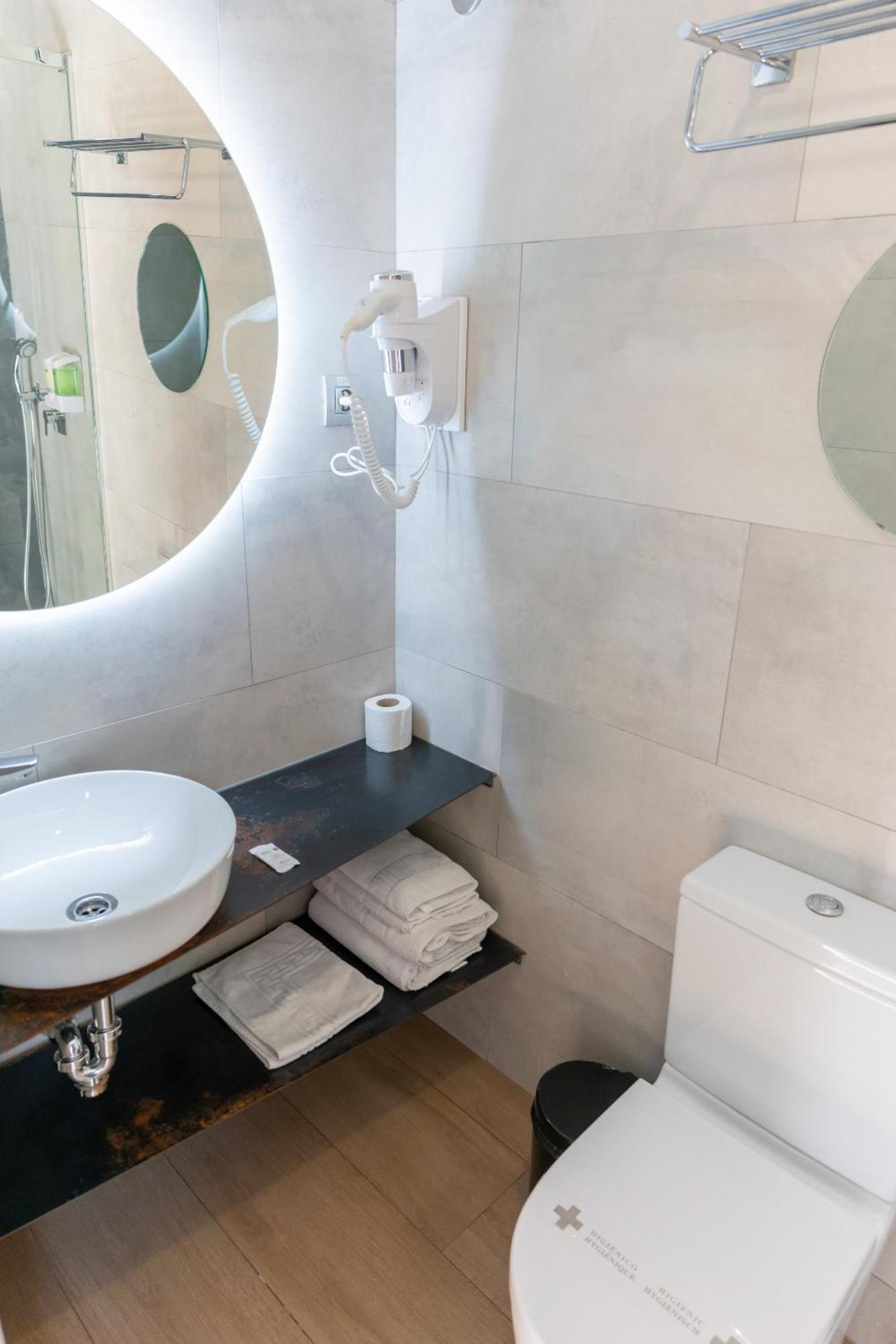 Quarto Twin Standard