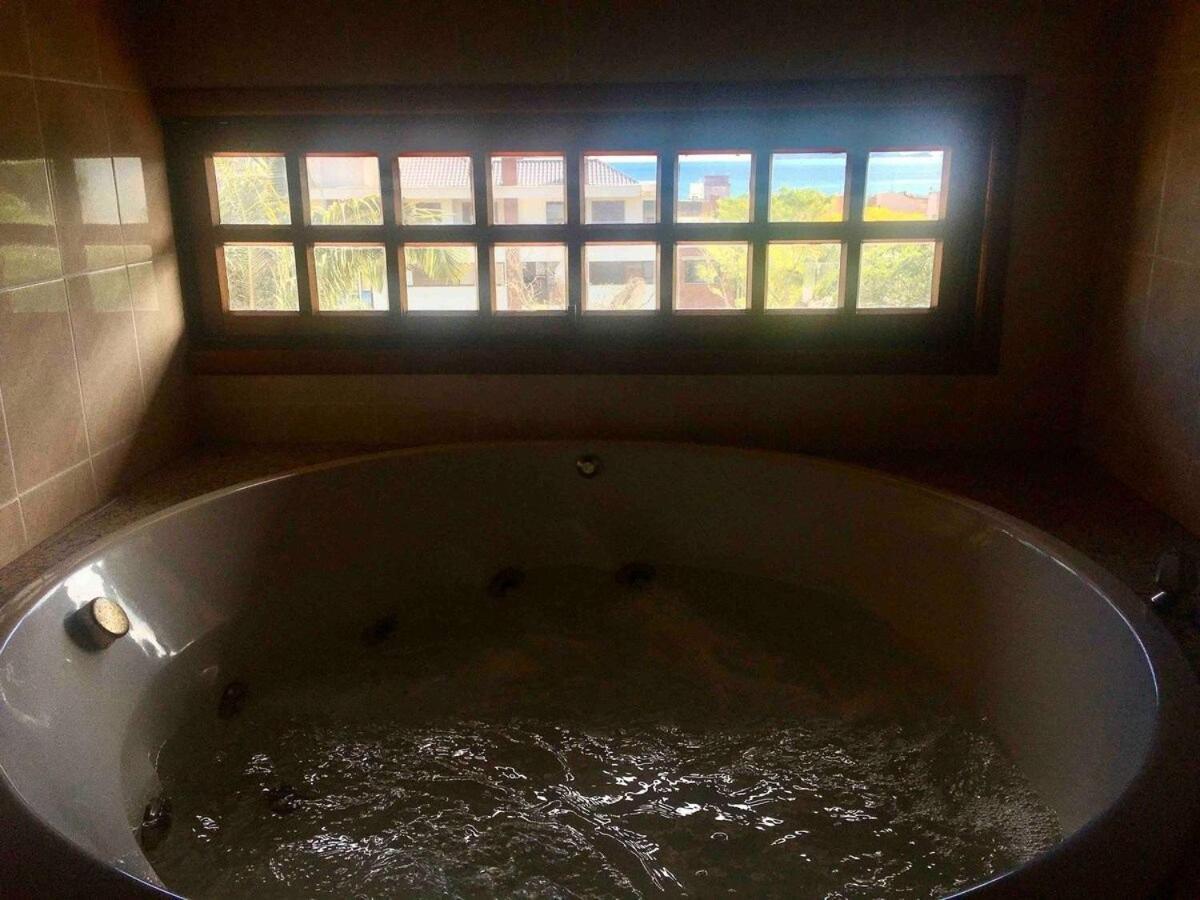 Deluxe Suite Spa Bath