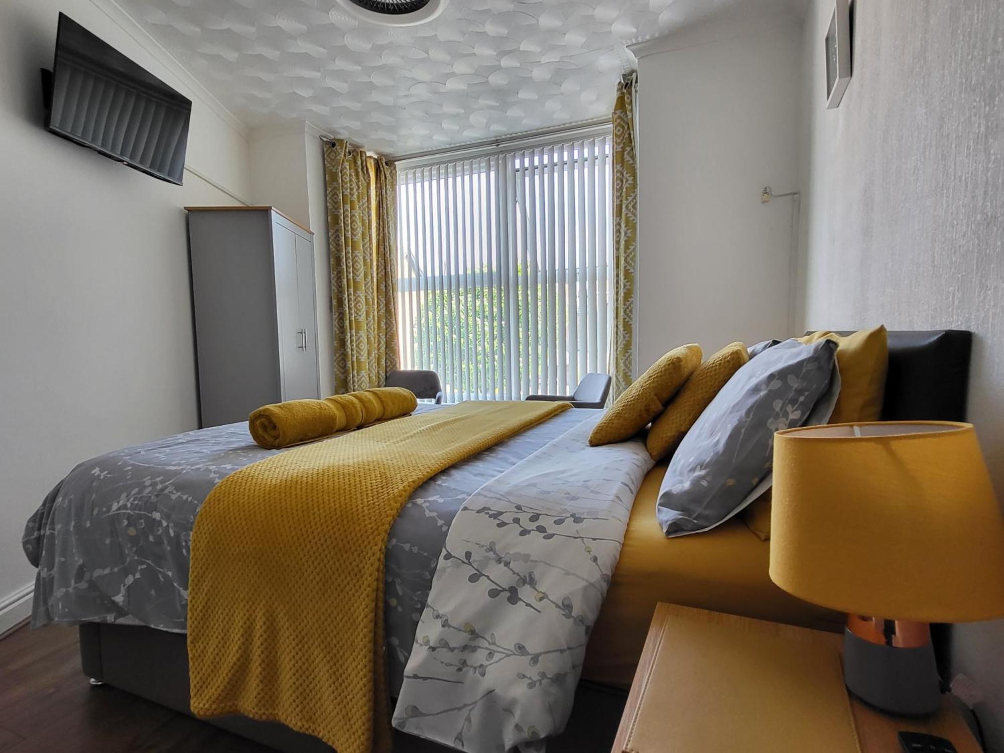 Double Room with Private Bathroom