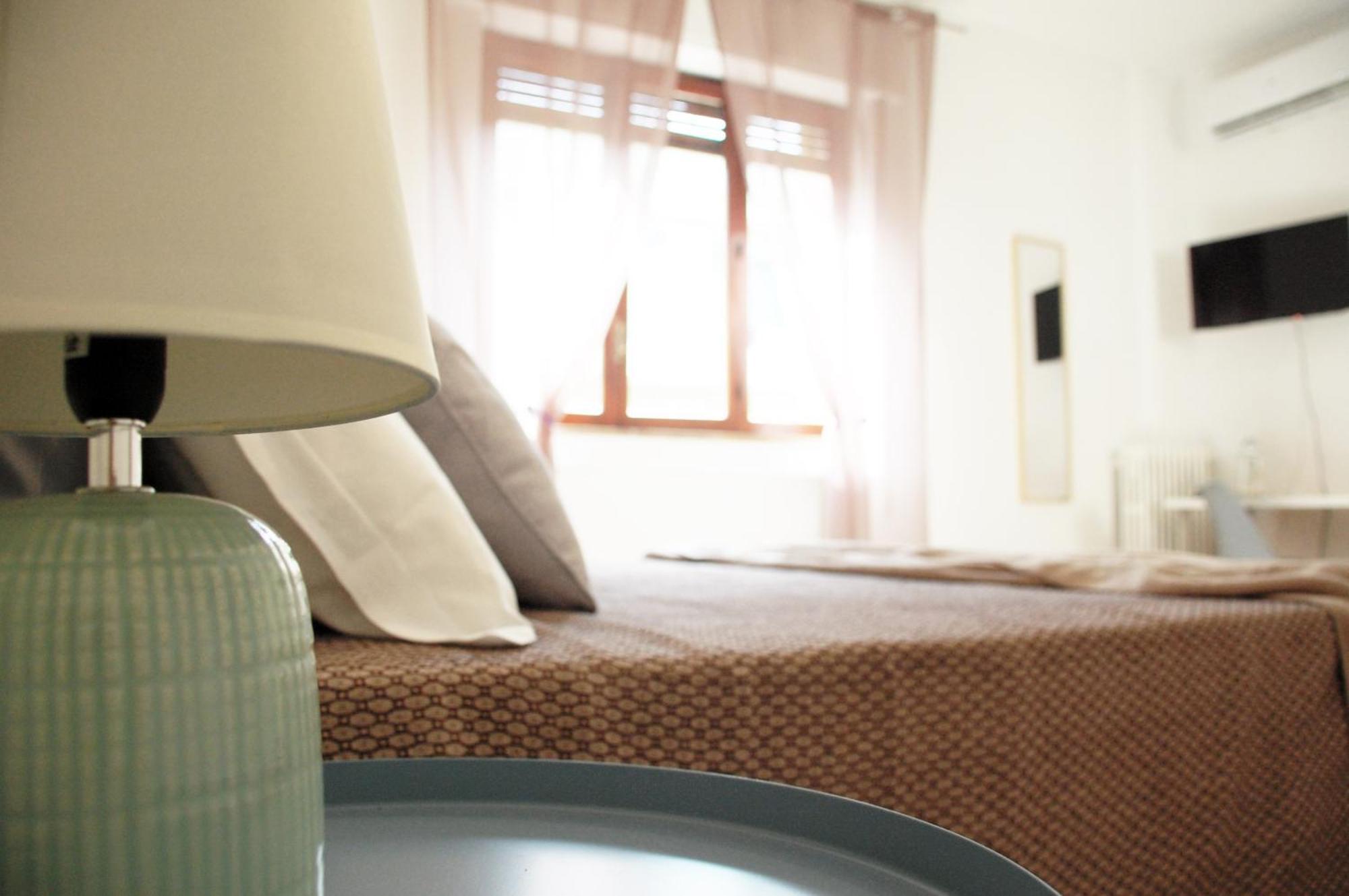 Tweepersoonskamer met Gedeelde Badkamer