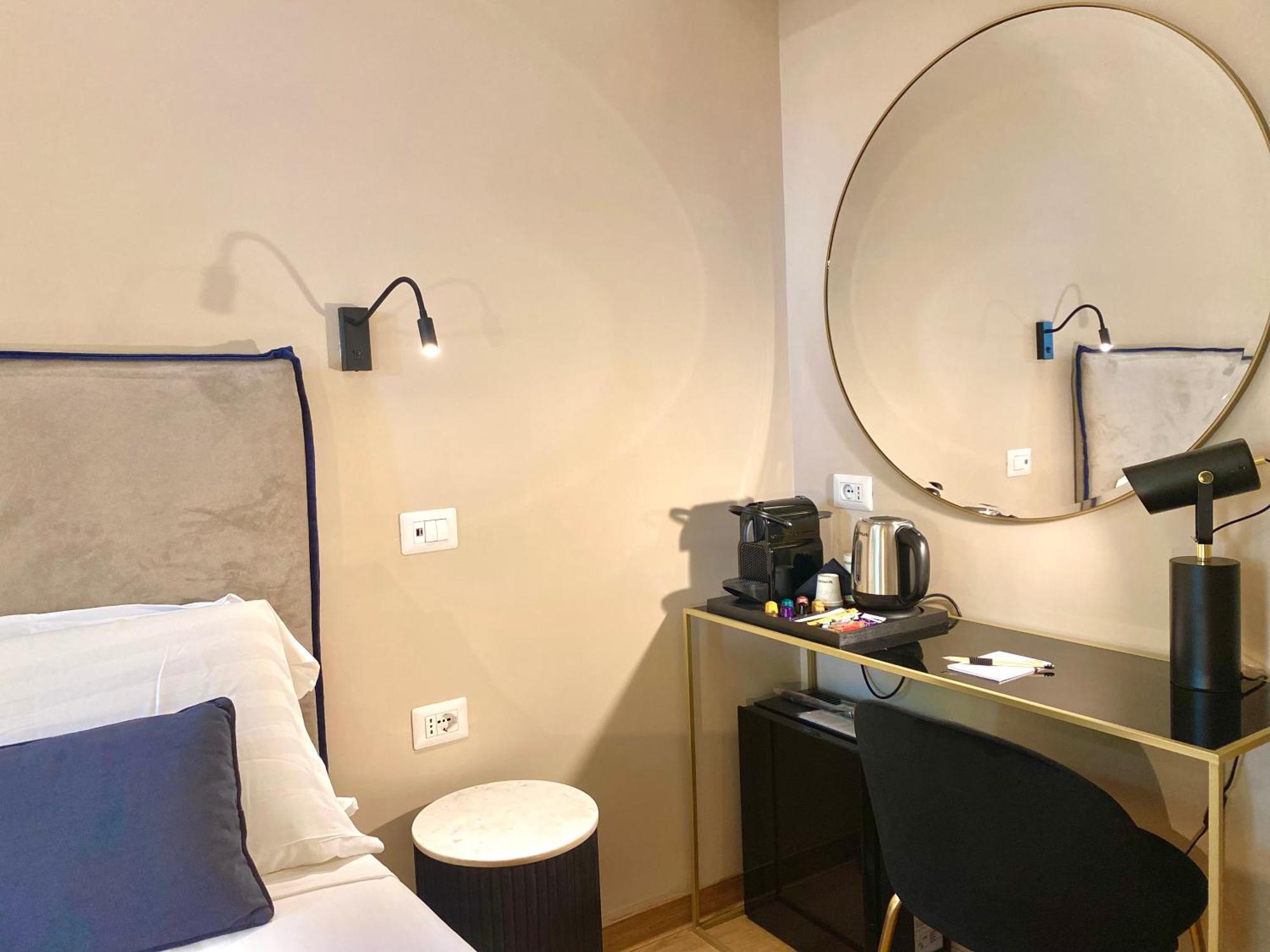 Deluxe Room,1591959650:JPEG