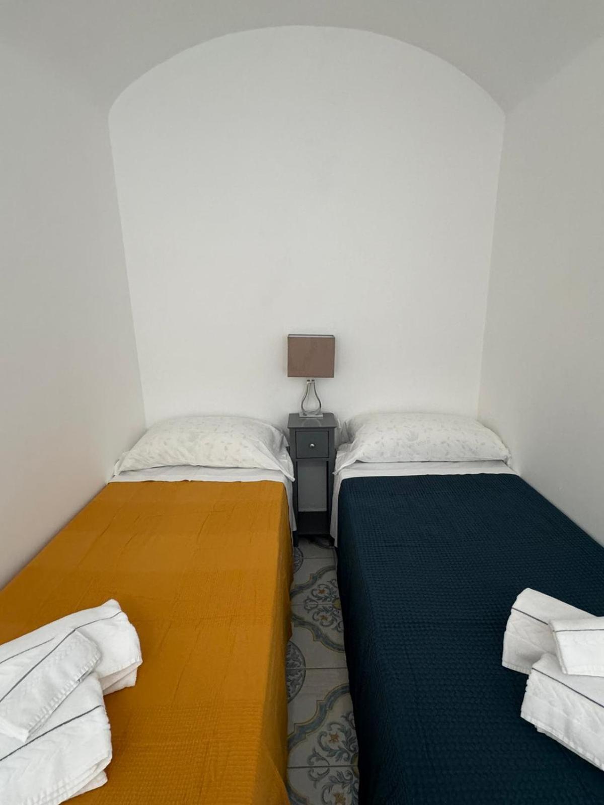 Twin Room with Private External Bathroom