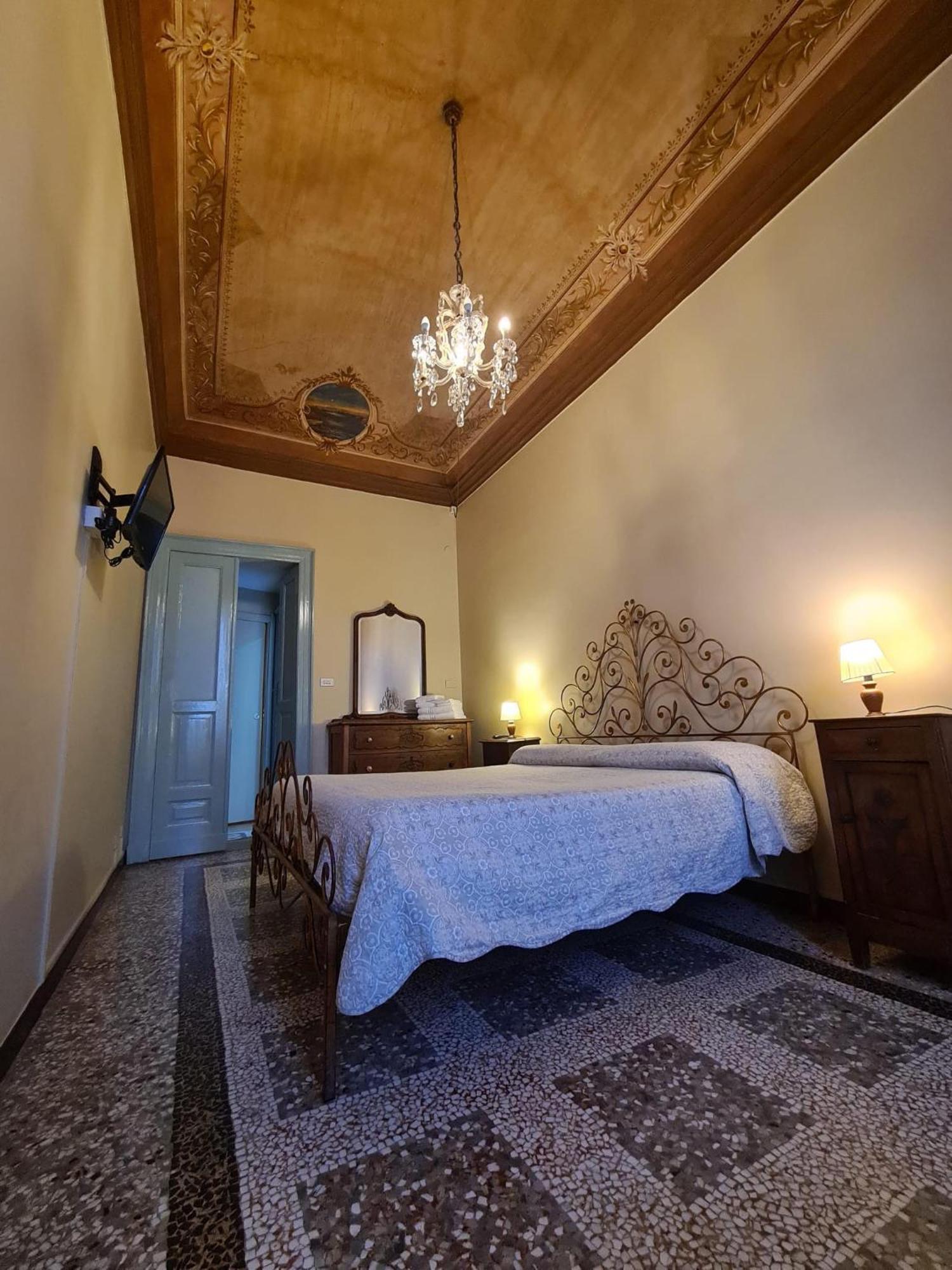 Large Double or Twin Room