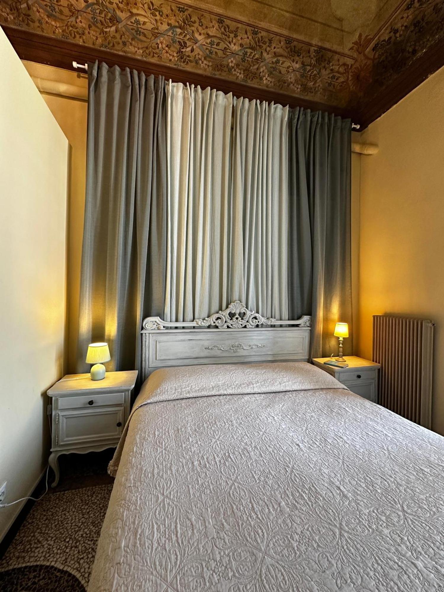 Large Double or Twin Room