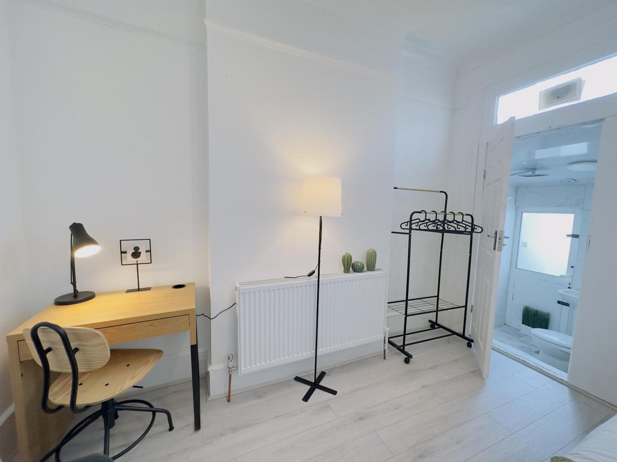 Double Room Private Bathroom