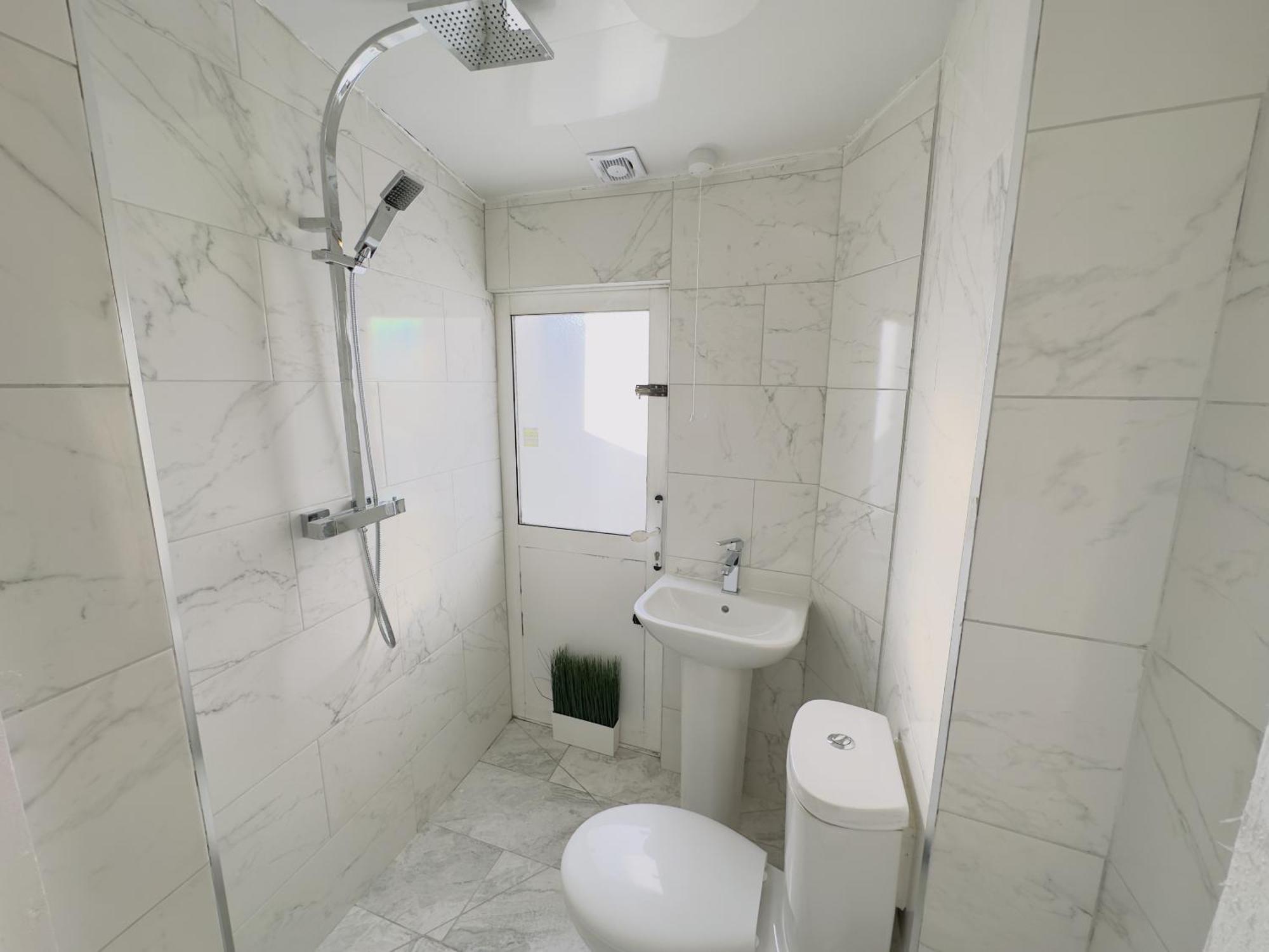 Double Room Private Bathroom