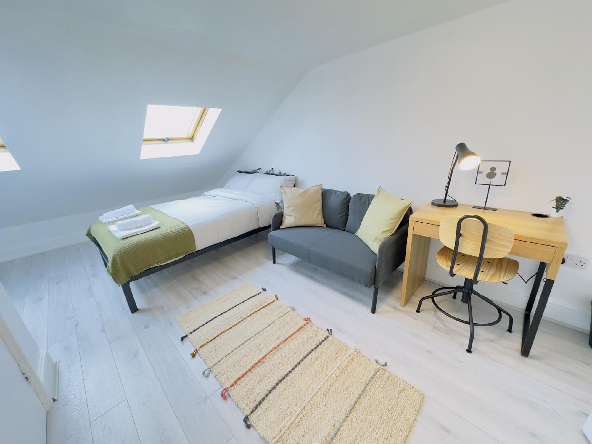 Double Room Private Bathroom