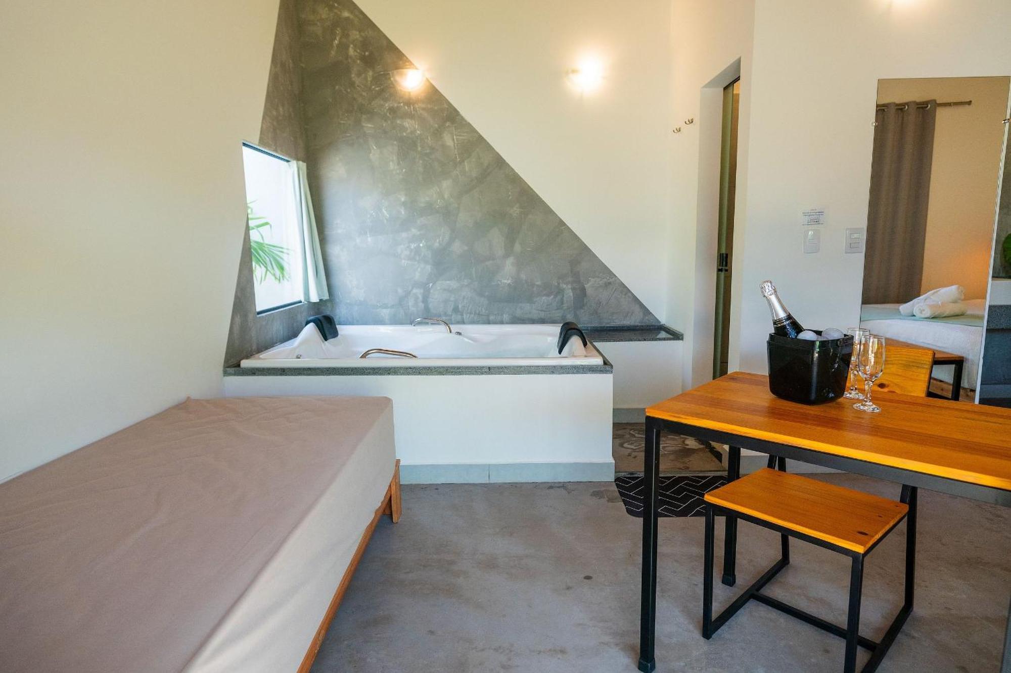 Deluxe Suite Spa Bath