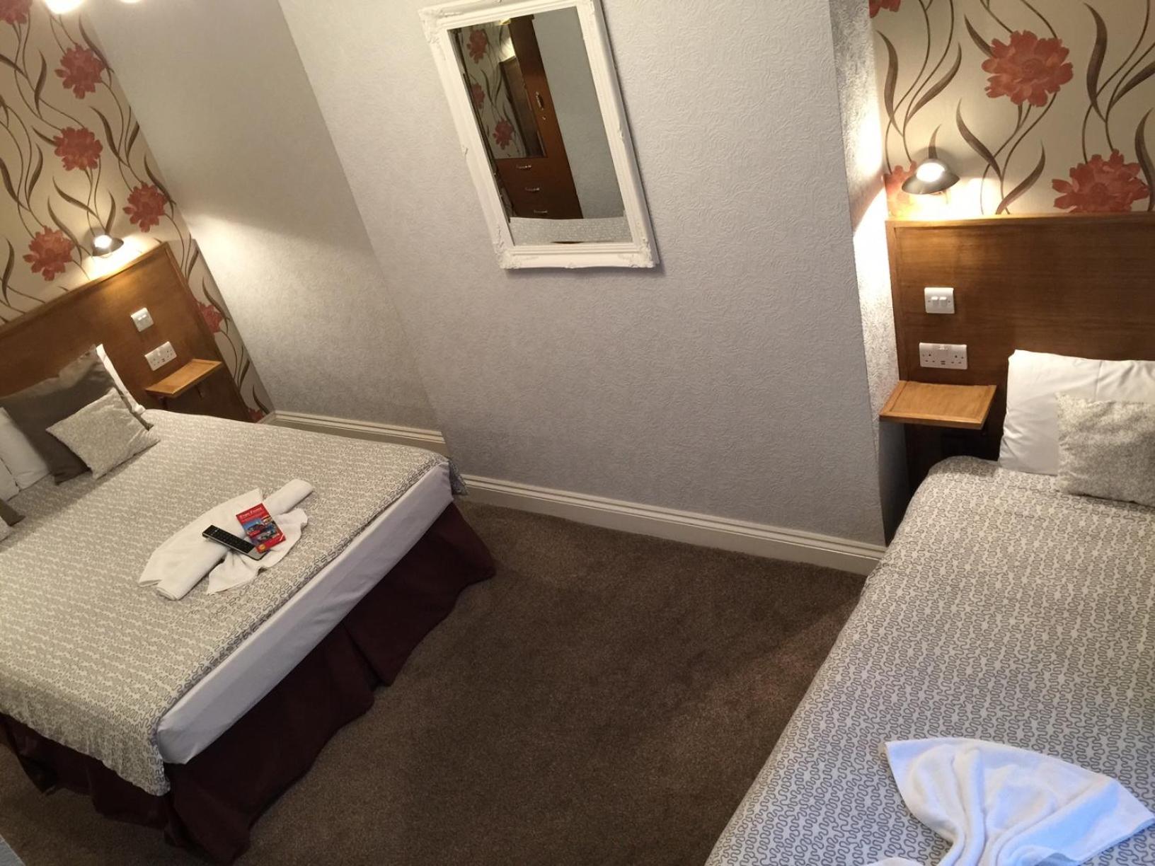 Triple Room,1629393948:JPEG
