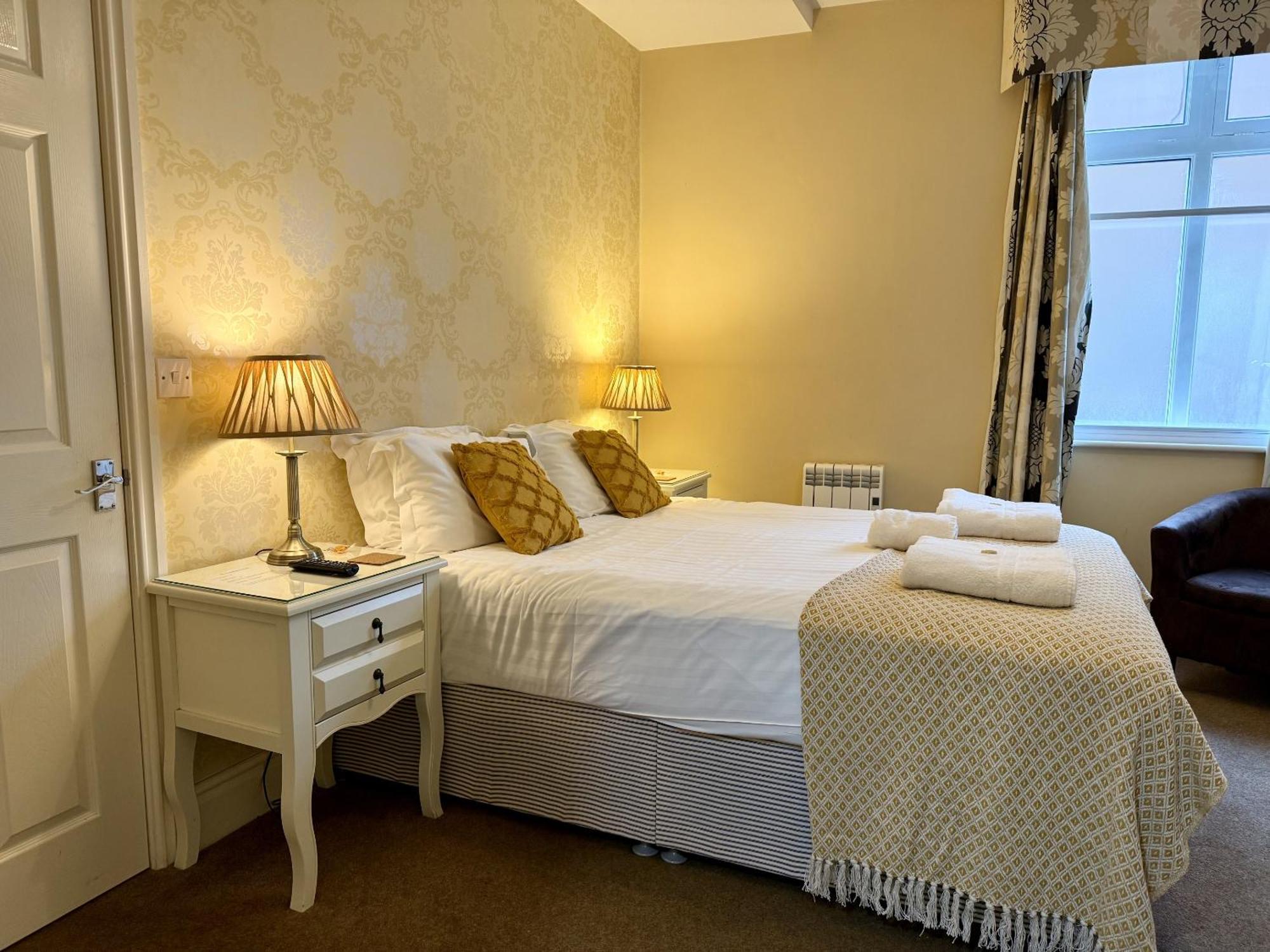 King room on suite bathroom