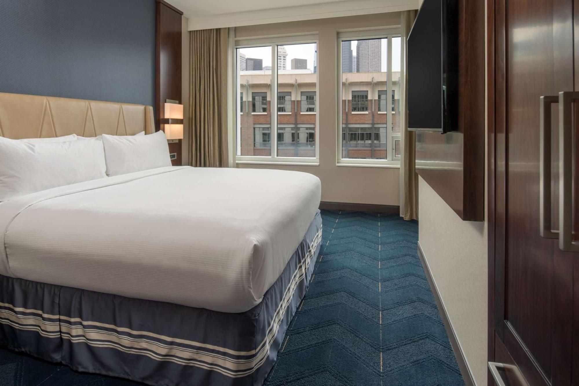 Deluxe Double Room Bath