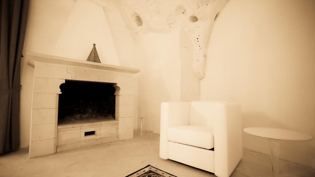Executive Suite - Cave,166174968:JPEG
