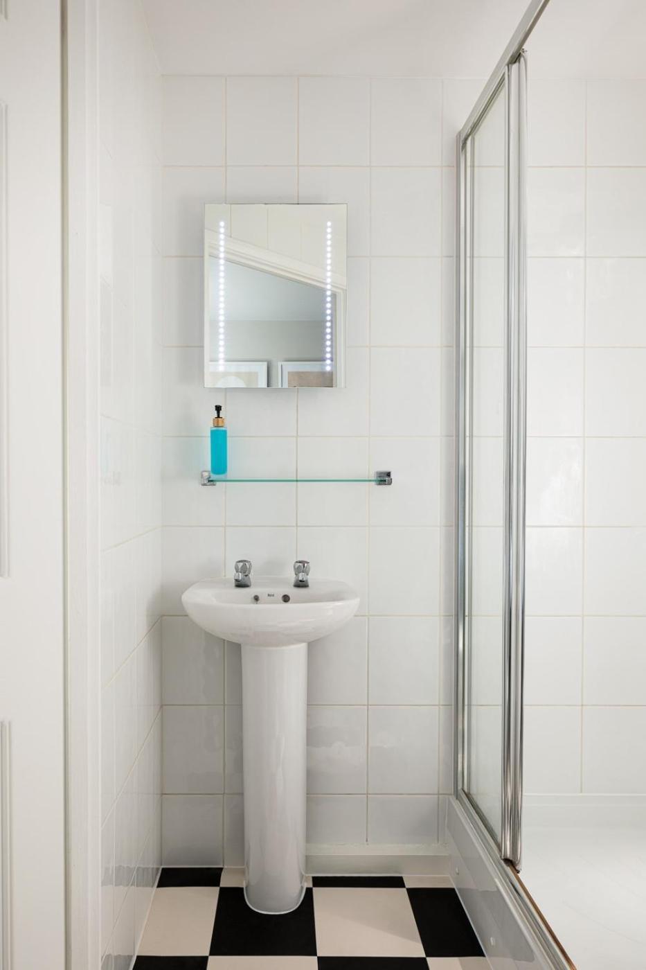 Single Room En Suite Courtyard