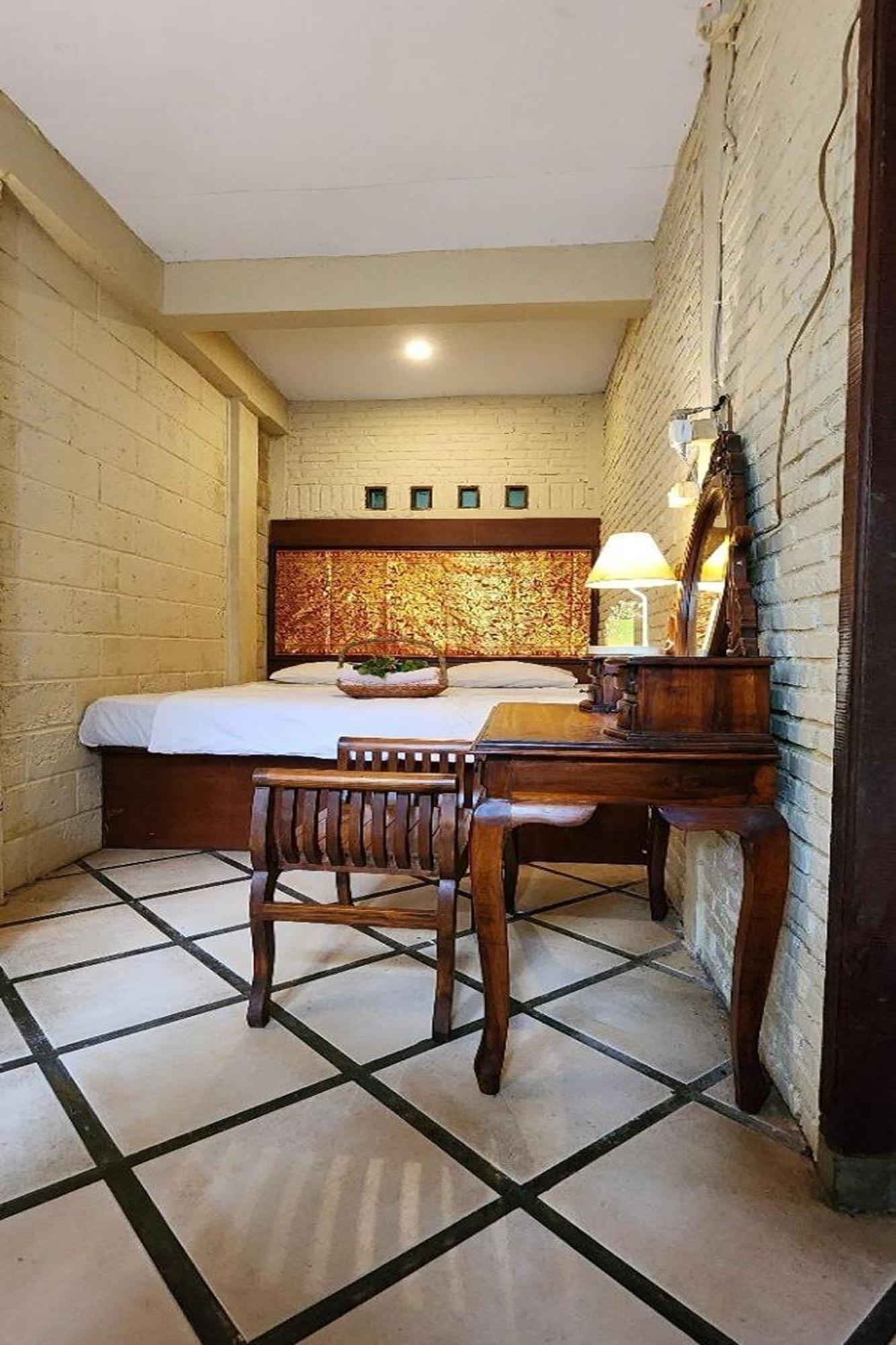Small Double Room,1665460136:JPEG