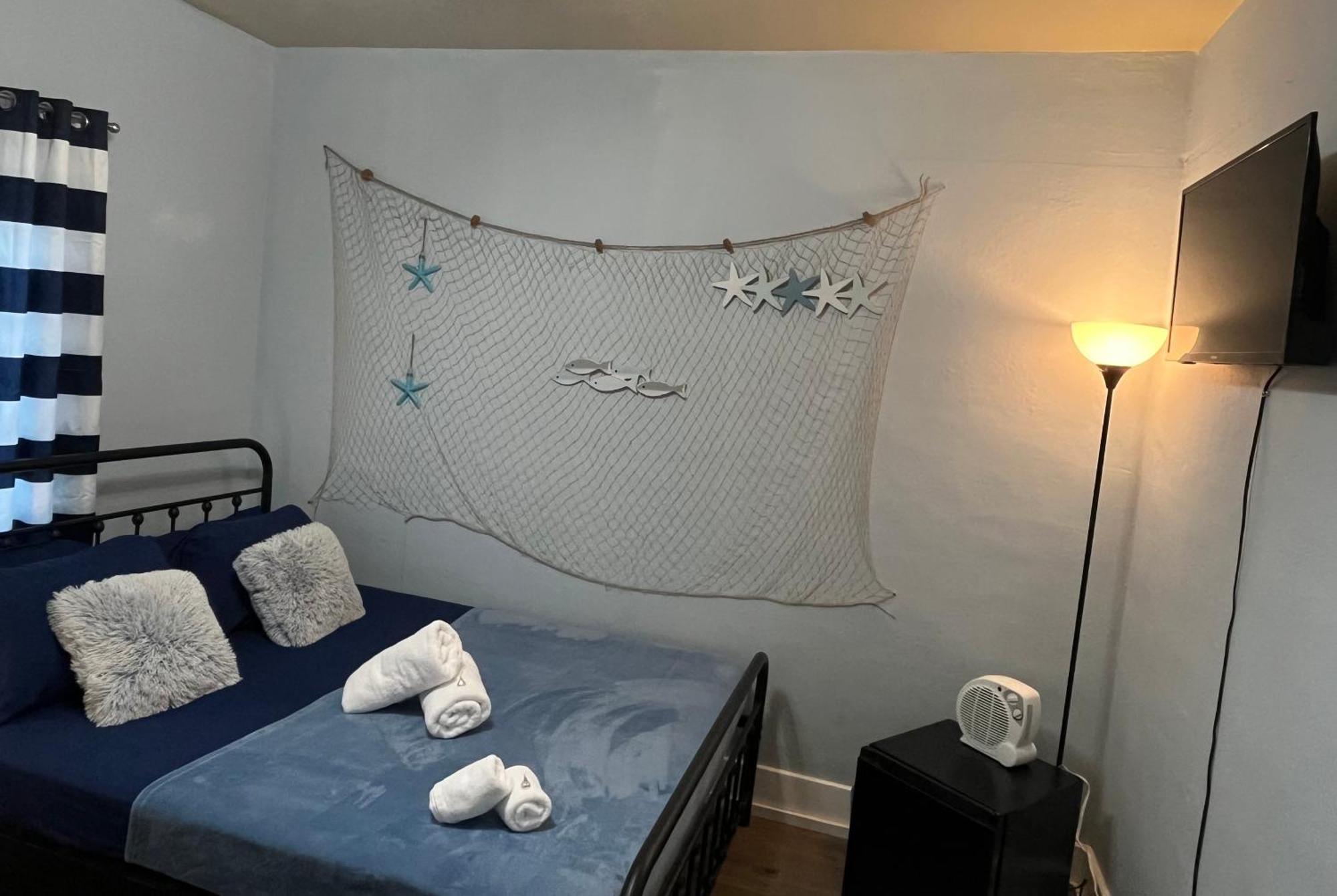 Habitación Triple Económica con baño compartido