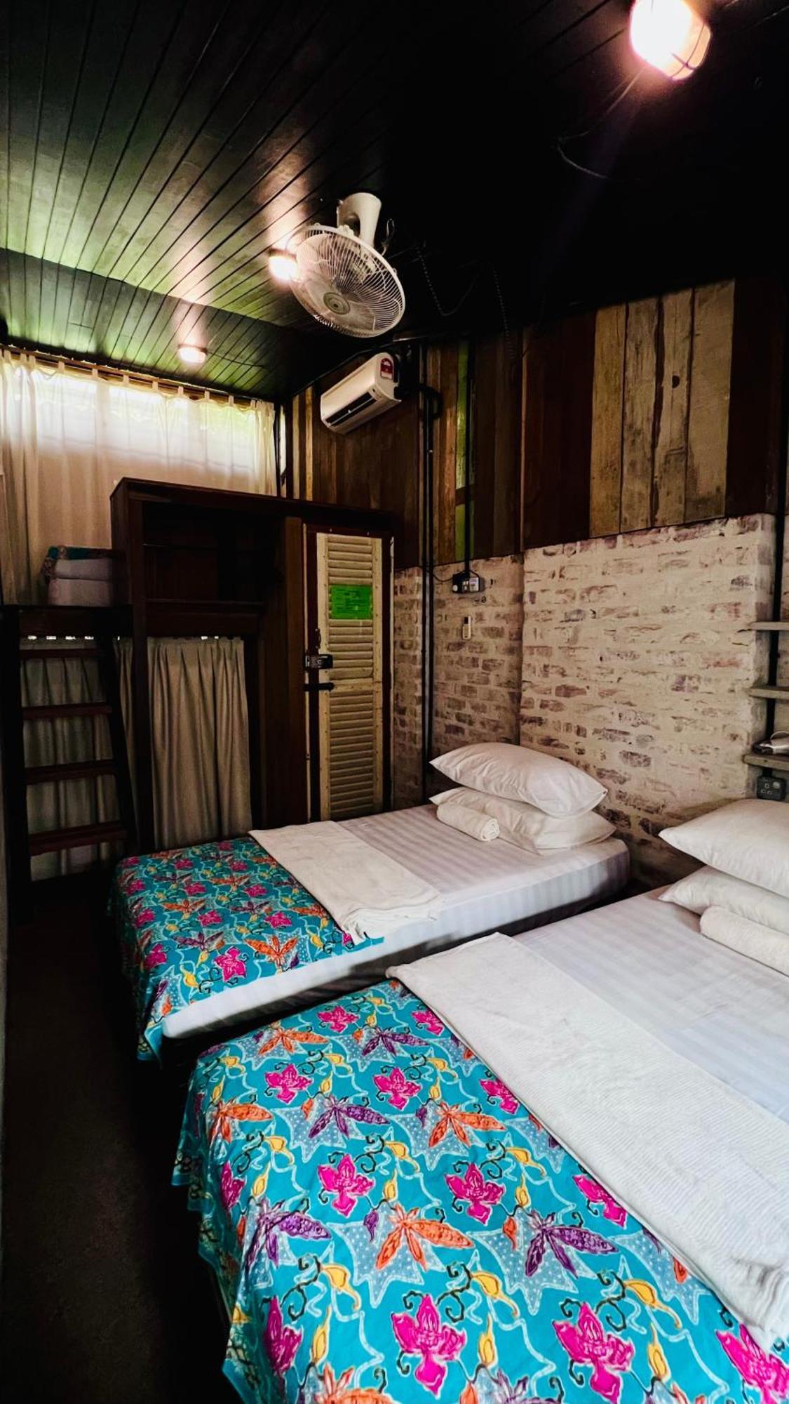 Triple Room with Bathroom