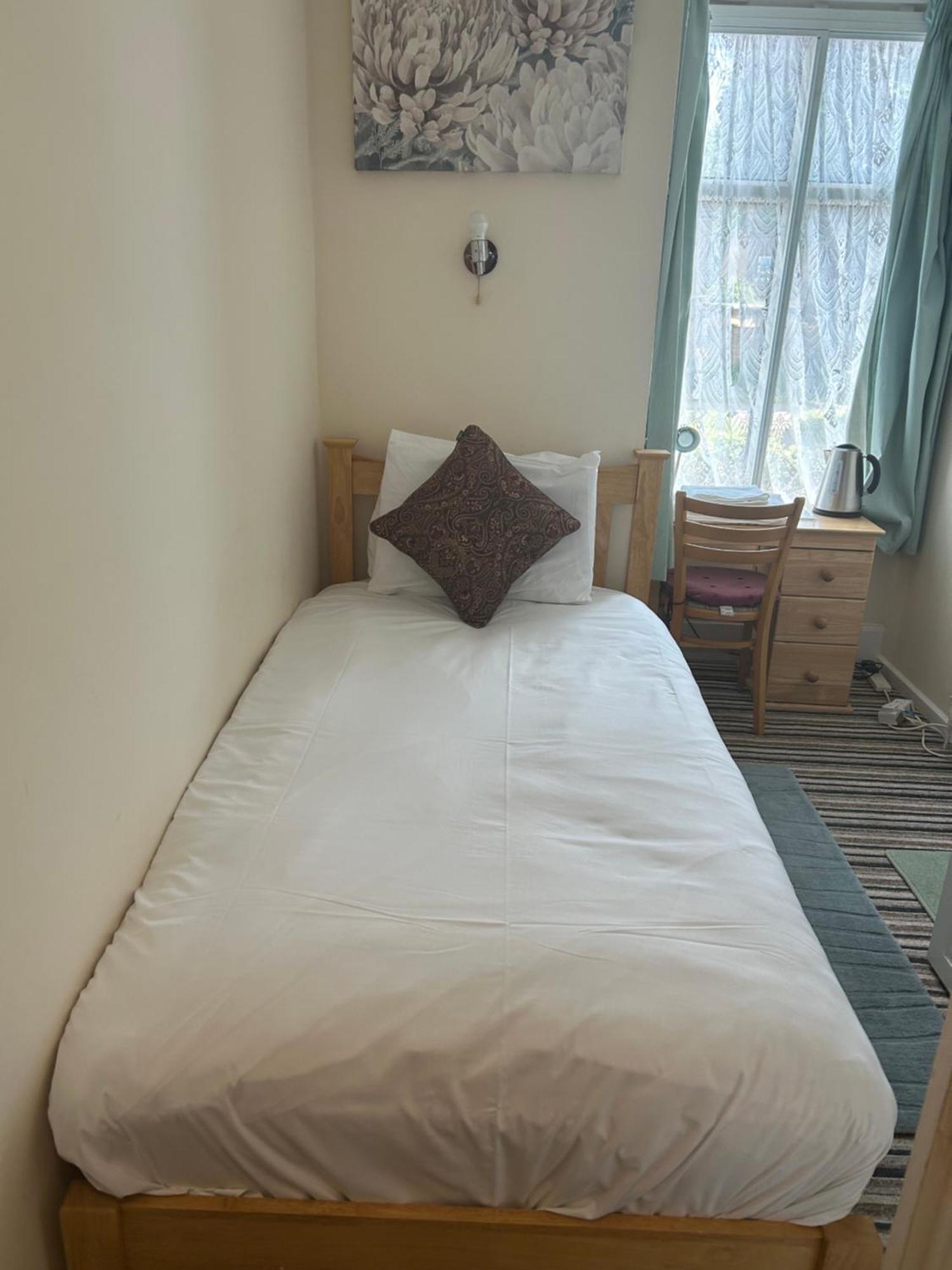 Single Room Shared Shower Toilet
