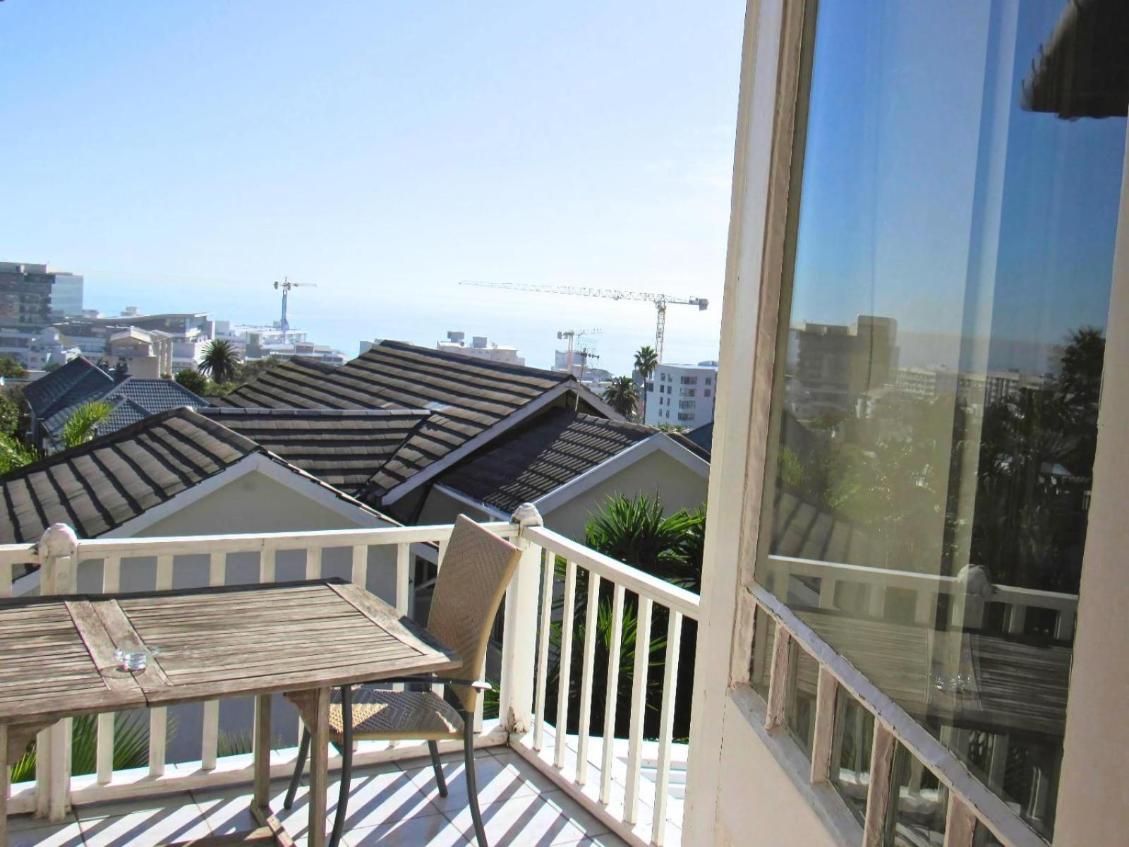 Quarto Triplo Standard com Vista do Mar