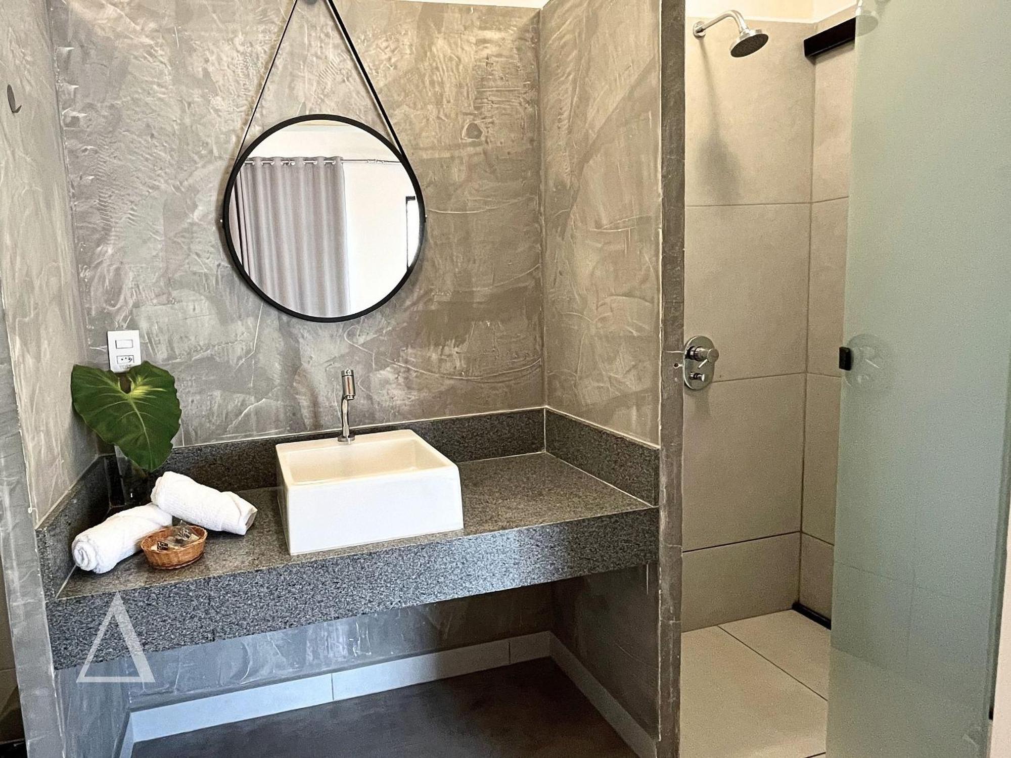 King Suite Spa Bath
