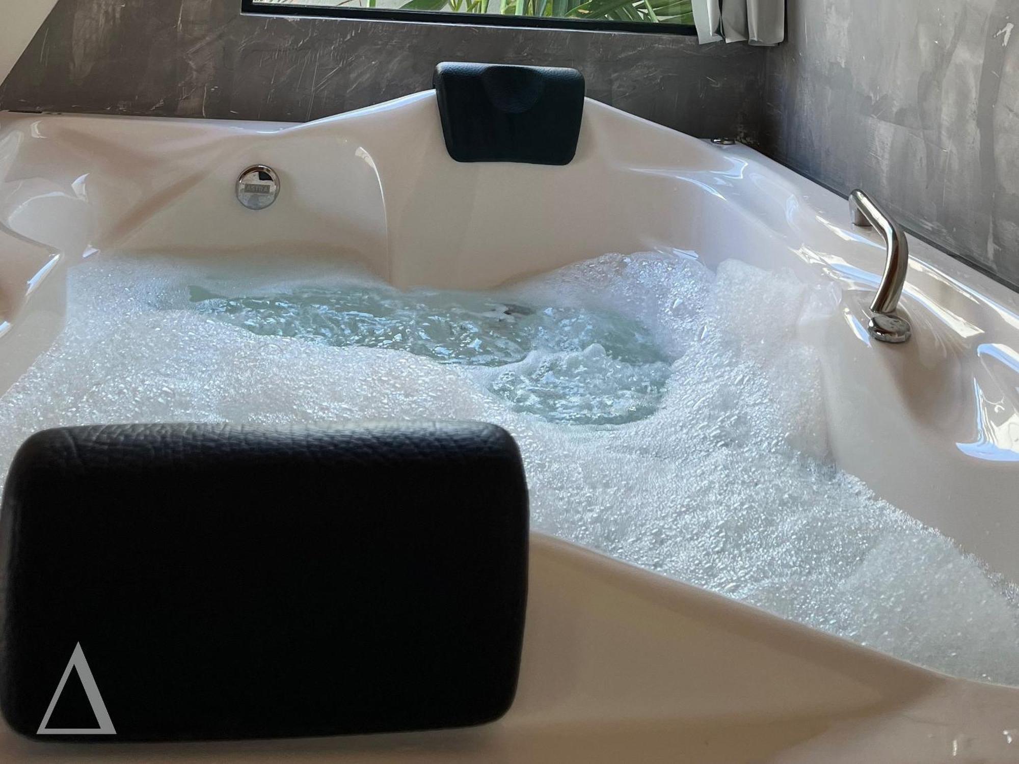 Suite Hot Tub