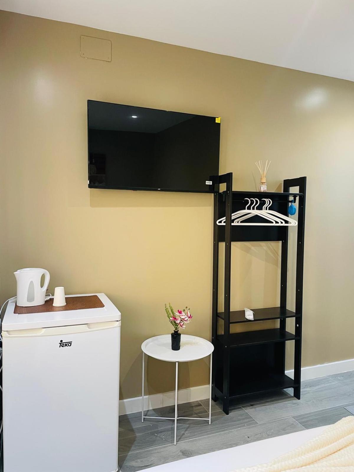 Double Room Private Bathroom