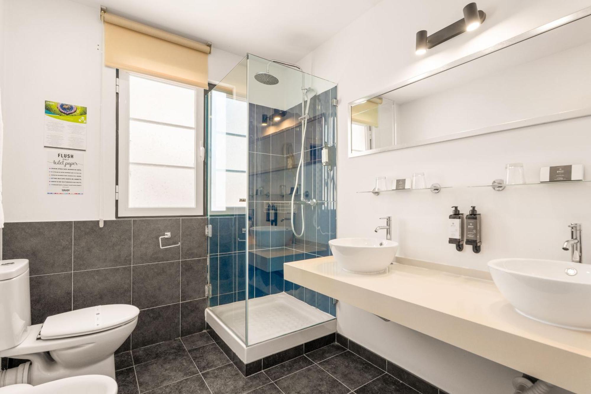 Family Room,1697909302:JPEG