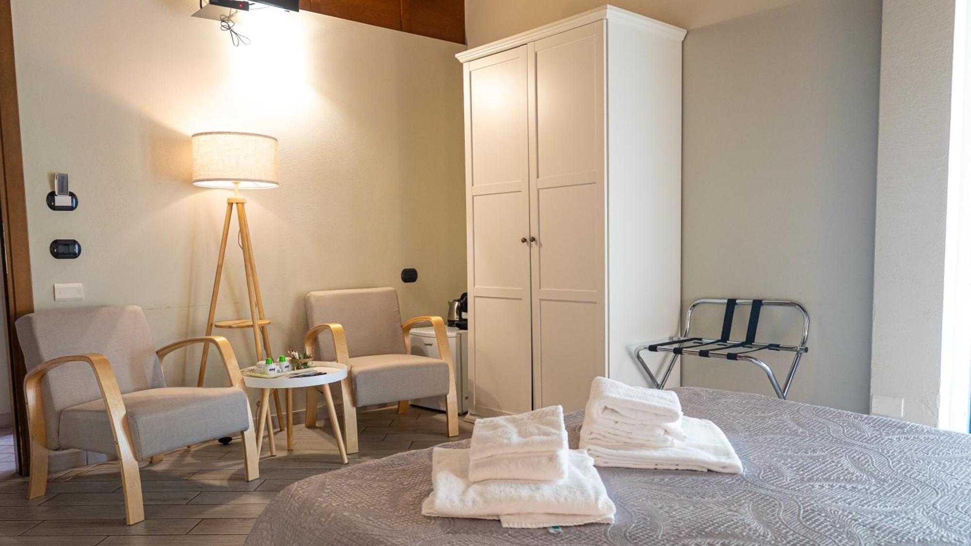Standard Double Room,1698569030:JPEG