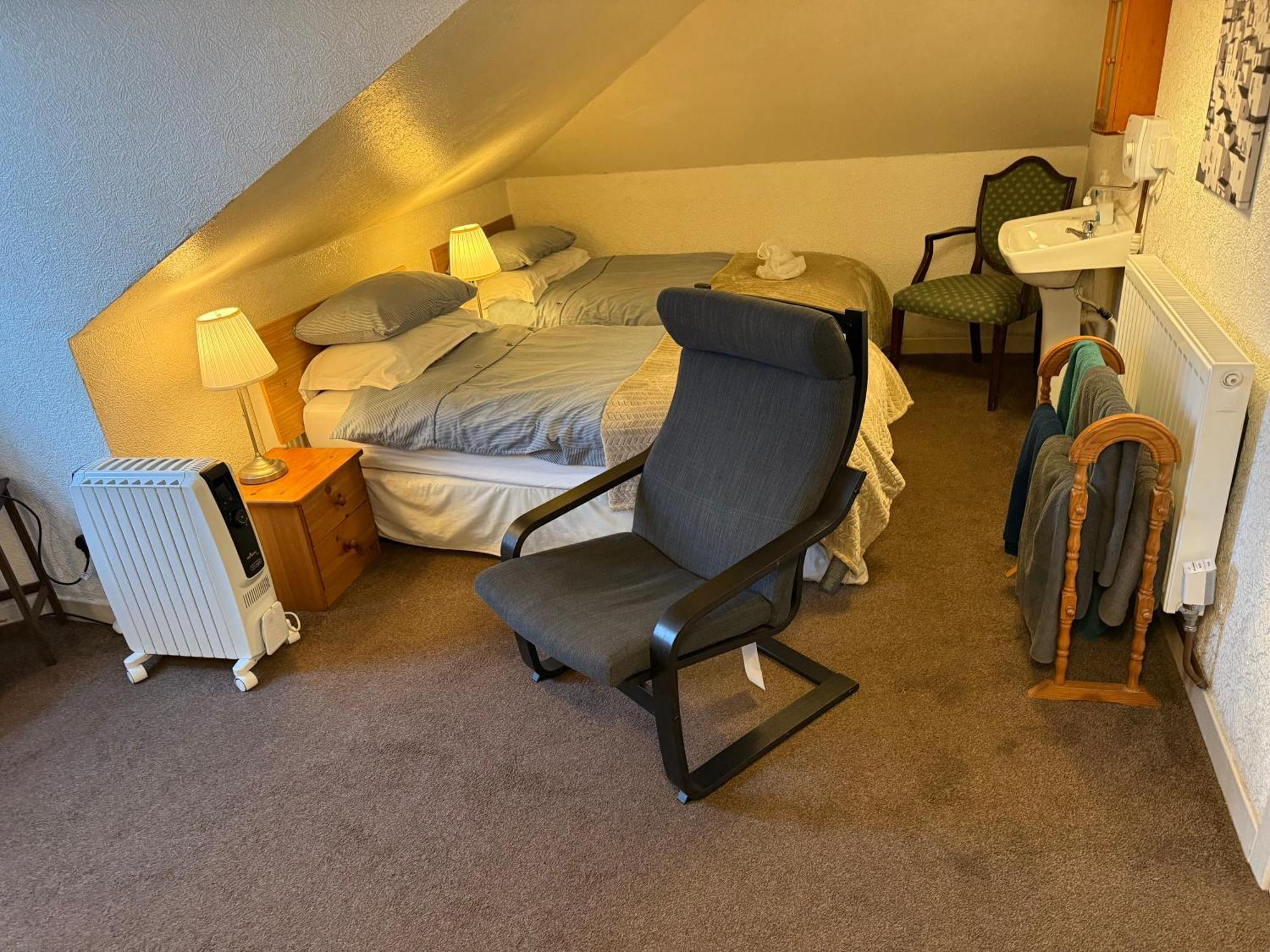 Basic Triple Room with Shared Bathroom,1705078359:JPEG