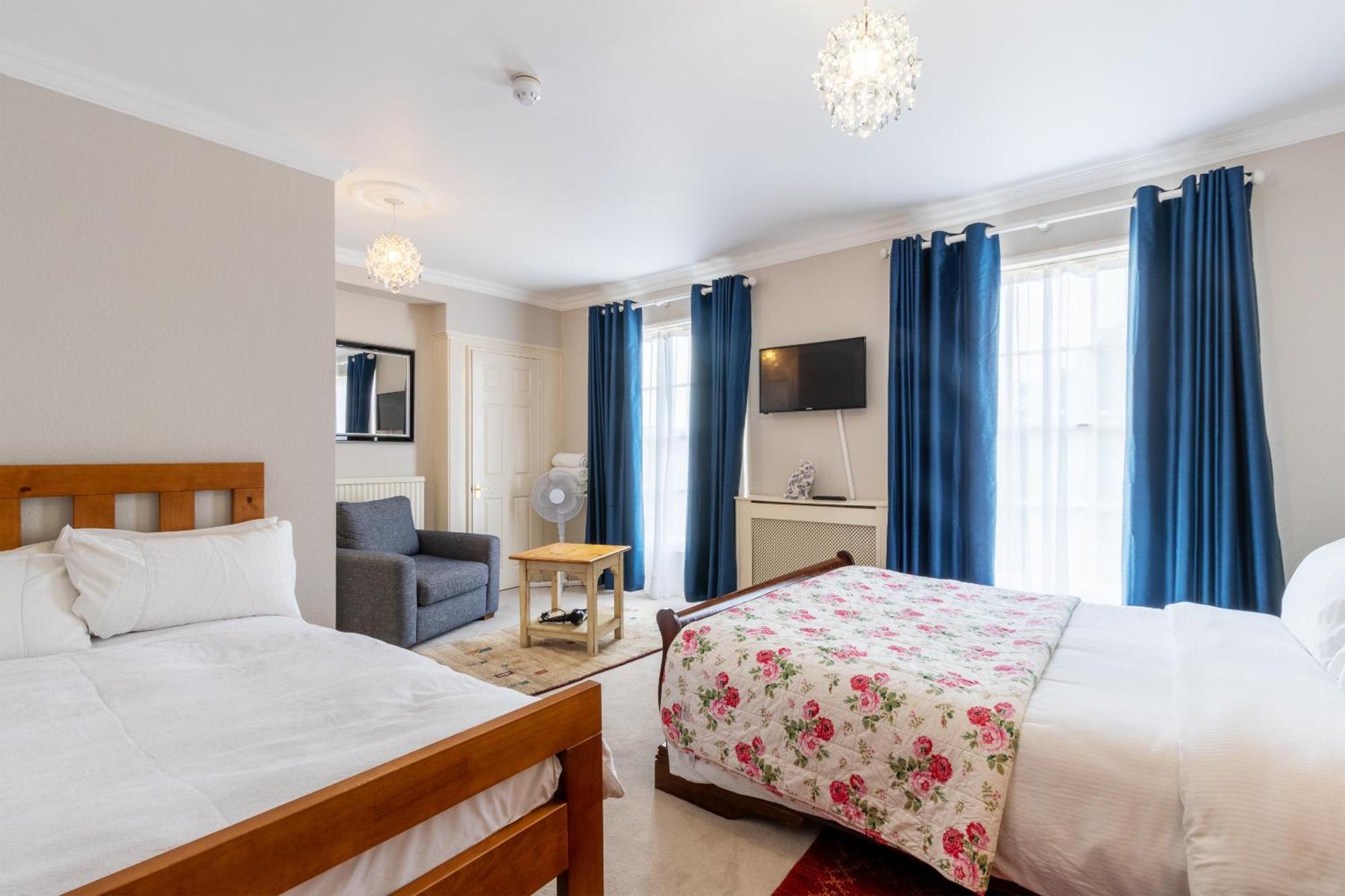 Classic Quadruple Room,1729988124:JPEG