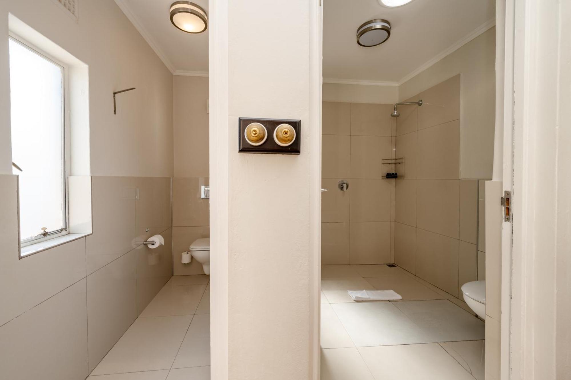 Wood-Fired Hot Tub Two Bedroom Cottage