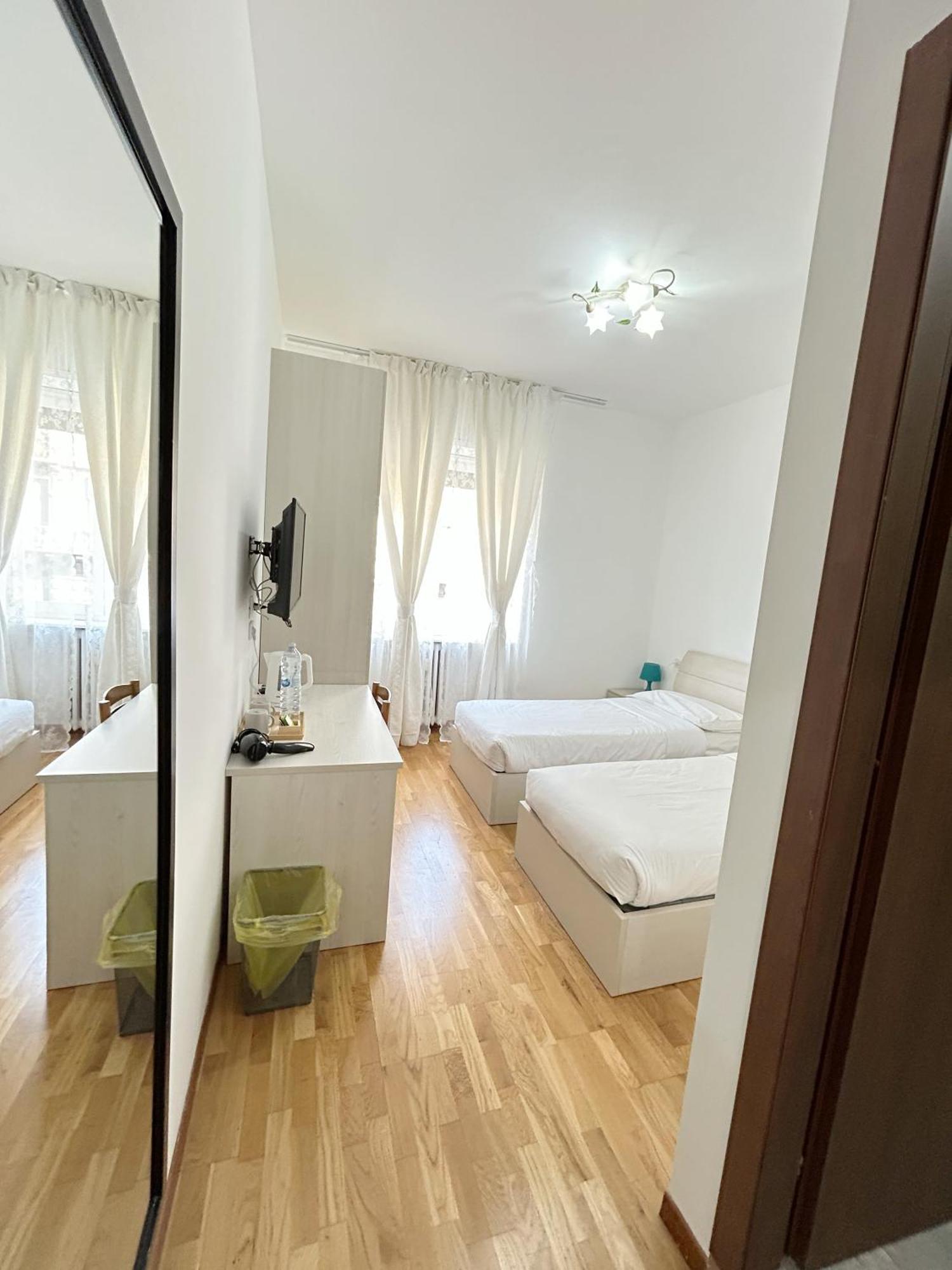 Twin Room Private Bathroom
