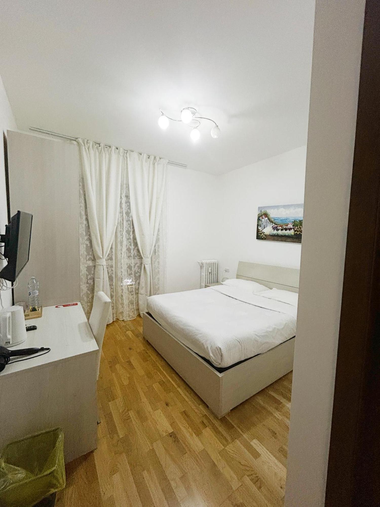 Double Room Private Bathroom