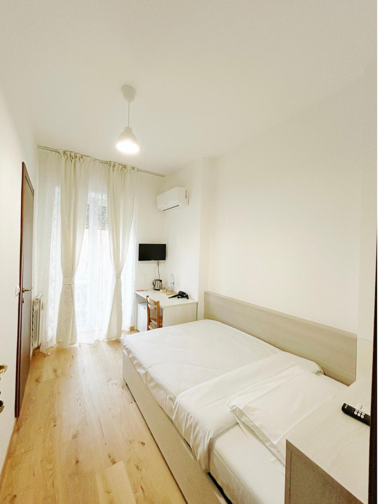 Single Room Private Bathroom