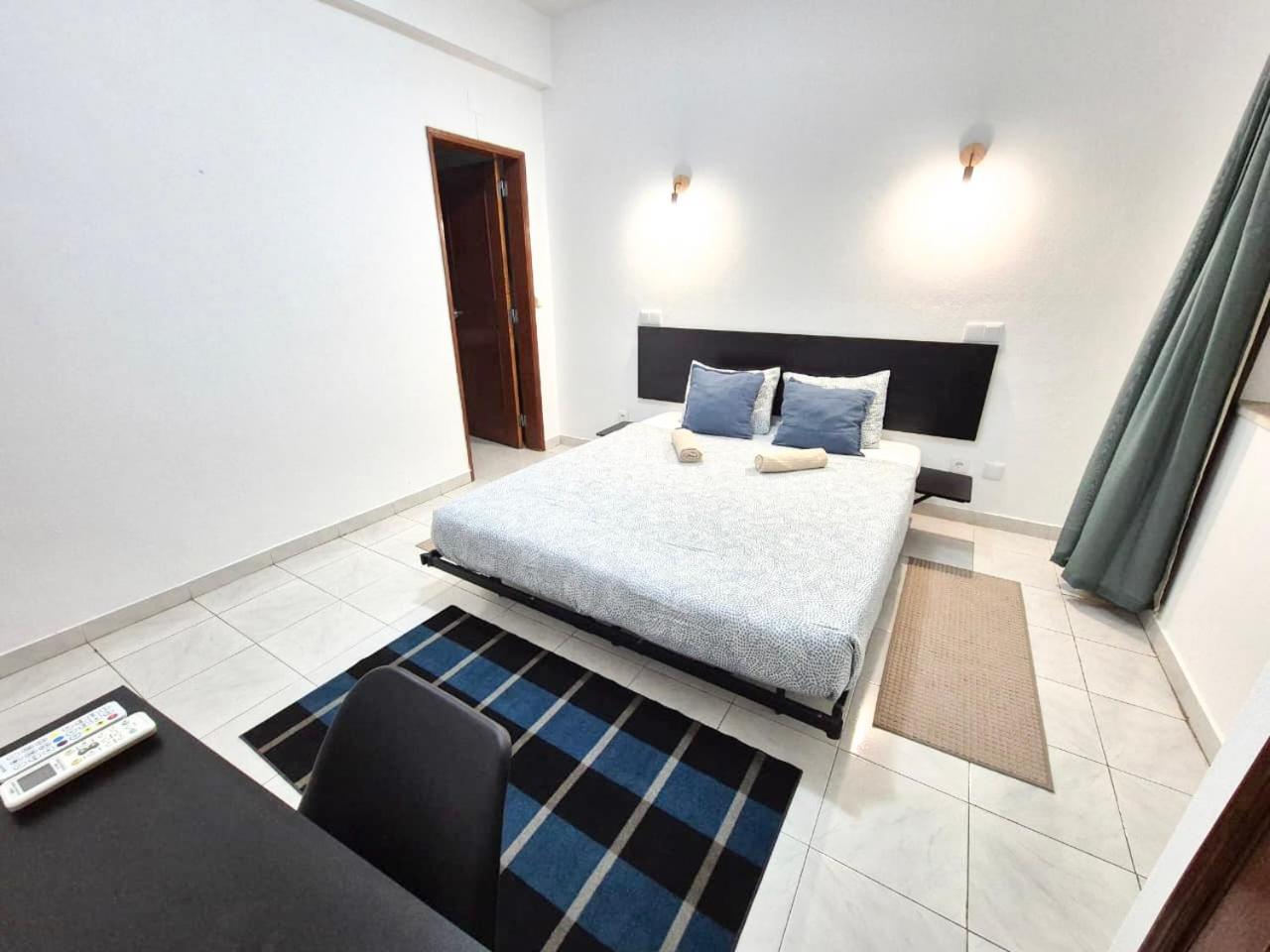 Double or Twin Room Private Bathroom