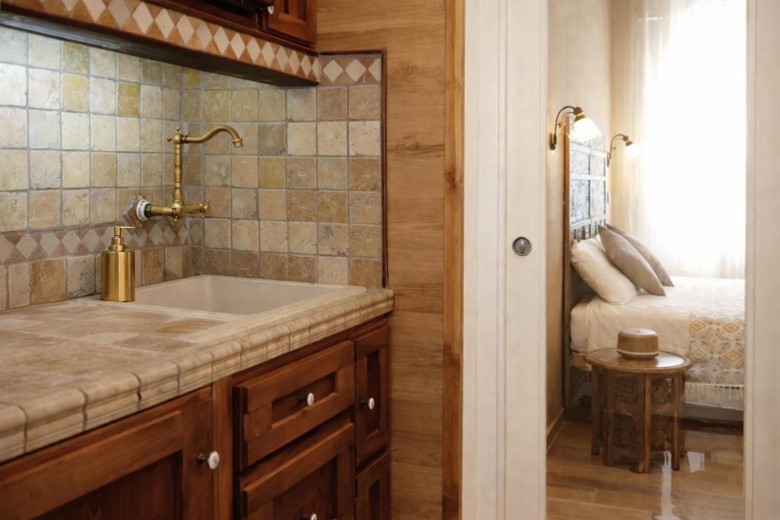 Double Room Private Bathroom