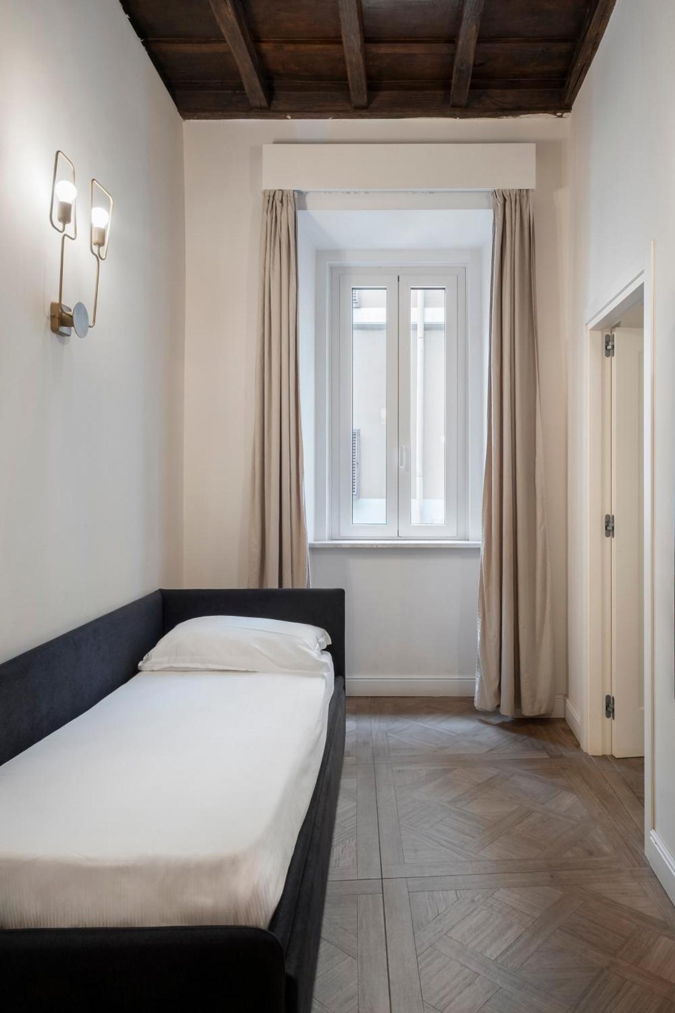 Deluxe Room,1758597051:JPEG