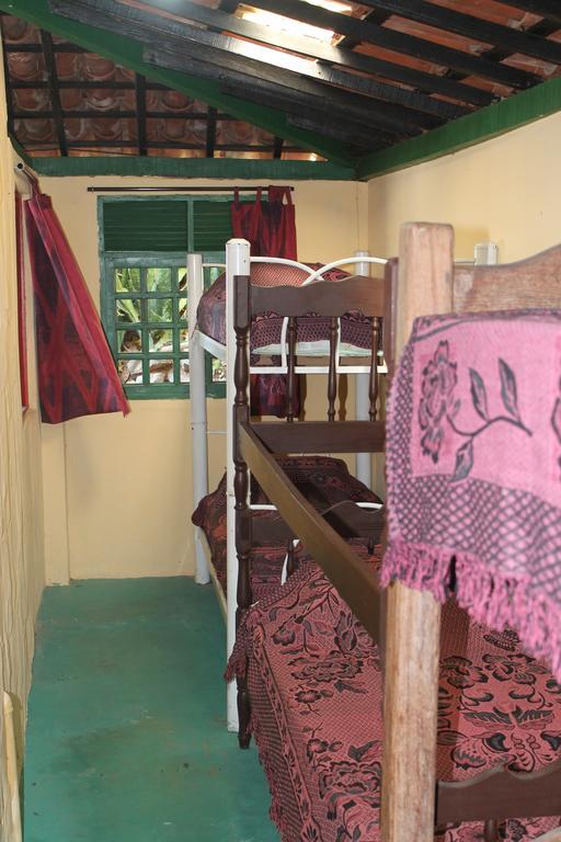 Cama em Dormitório Misto com 6 Camas