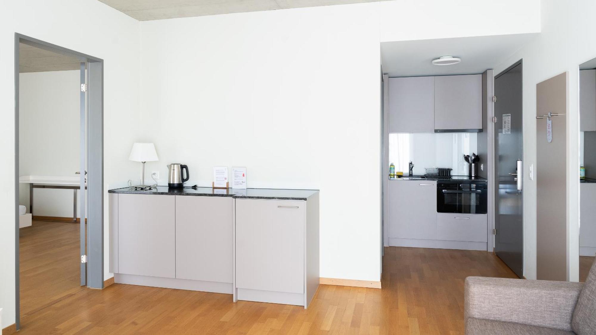 Estudio con balcón