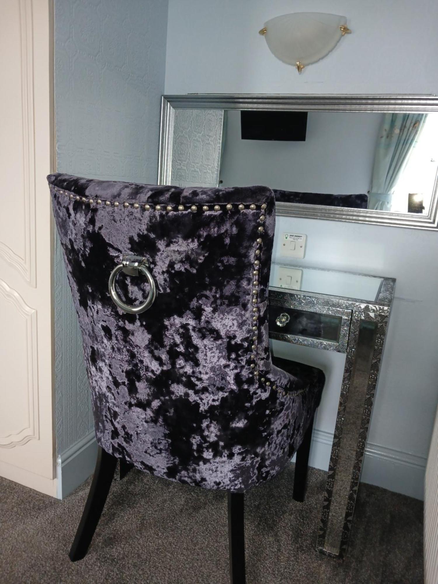 Deluxe Double Room Shower