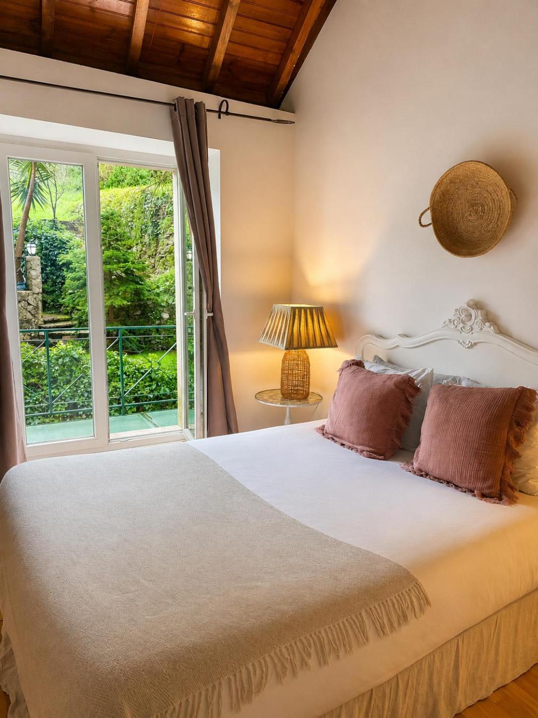 Double Room Private Bathroom Garden View