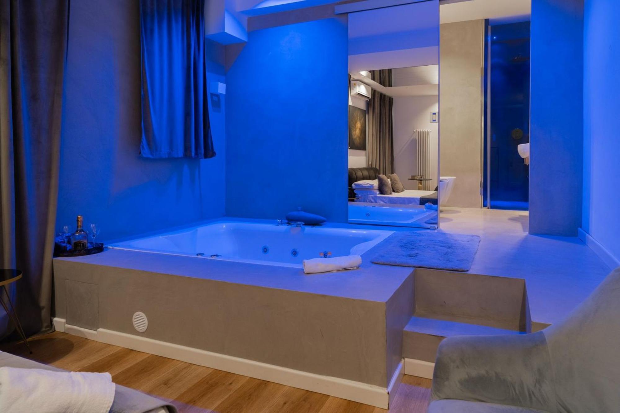 Queen Room Spa Bath