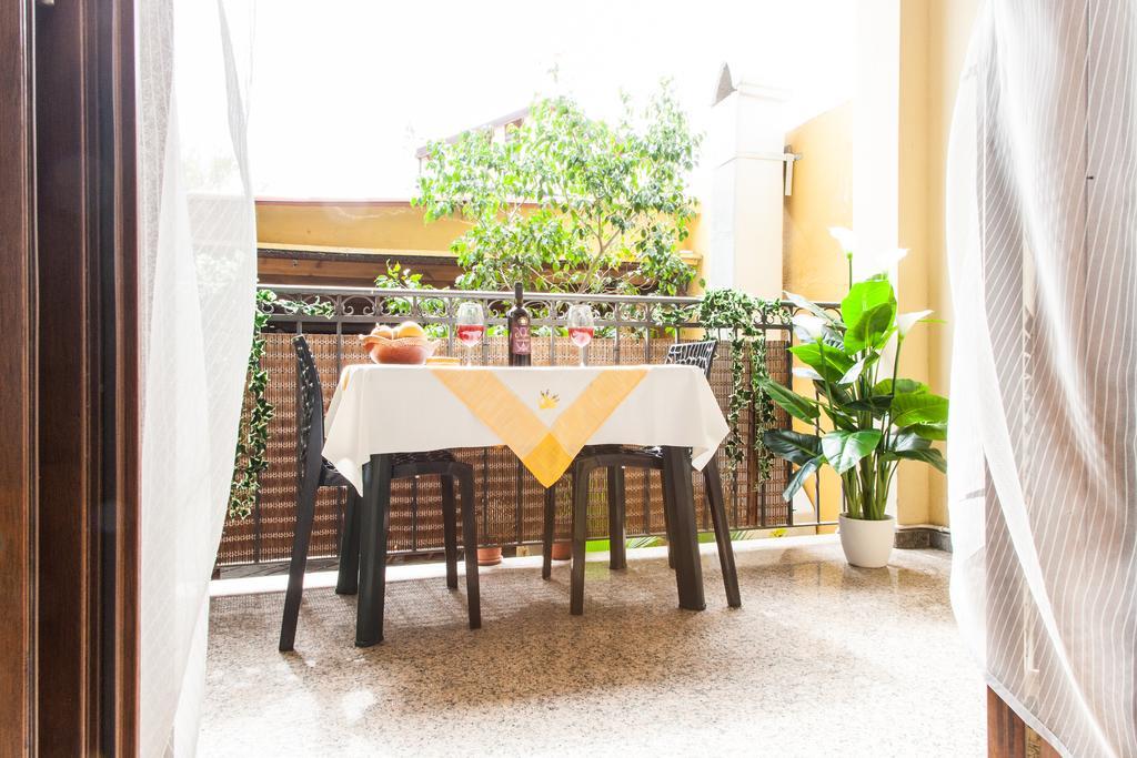 Due Camere Comunicanti Matrimoniali/Doppie con Letti Singoli