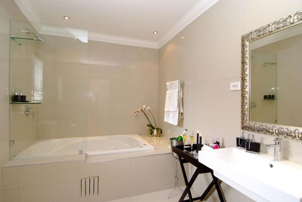 Luxury King Room