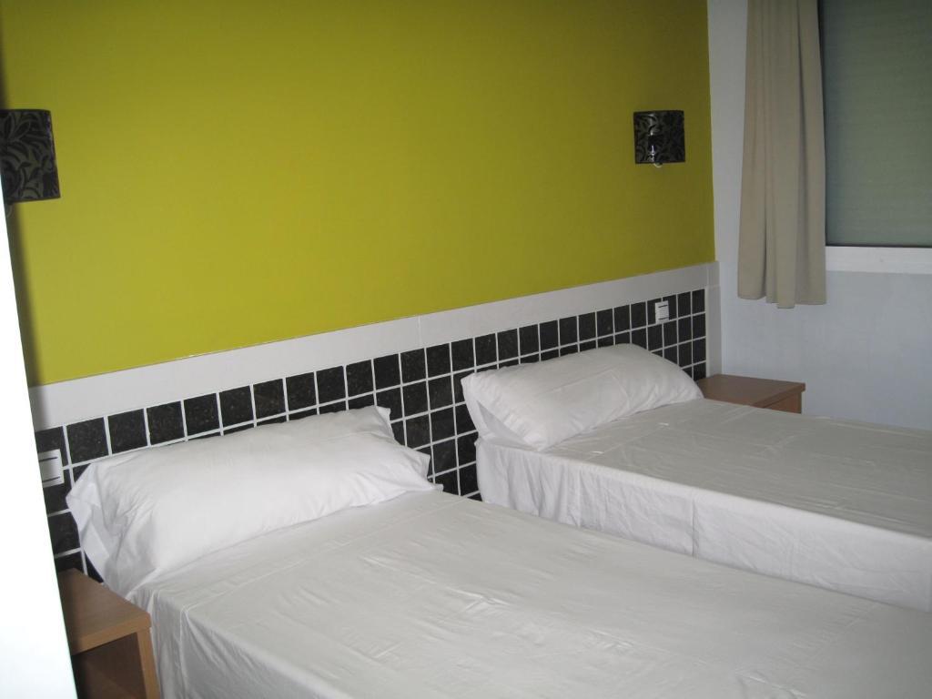 Double or Twin Room,20912319:JPEG