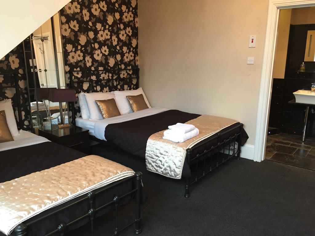 Double or Twin Room with Private Bathroom